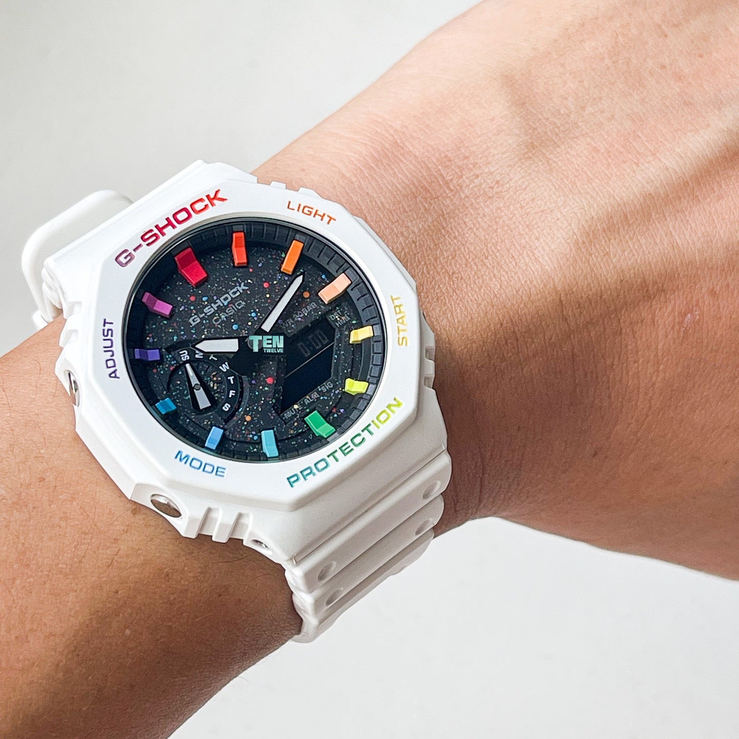 「CasiOak」 G-Shock White Rainbow Galaxy